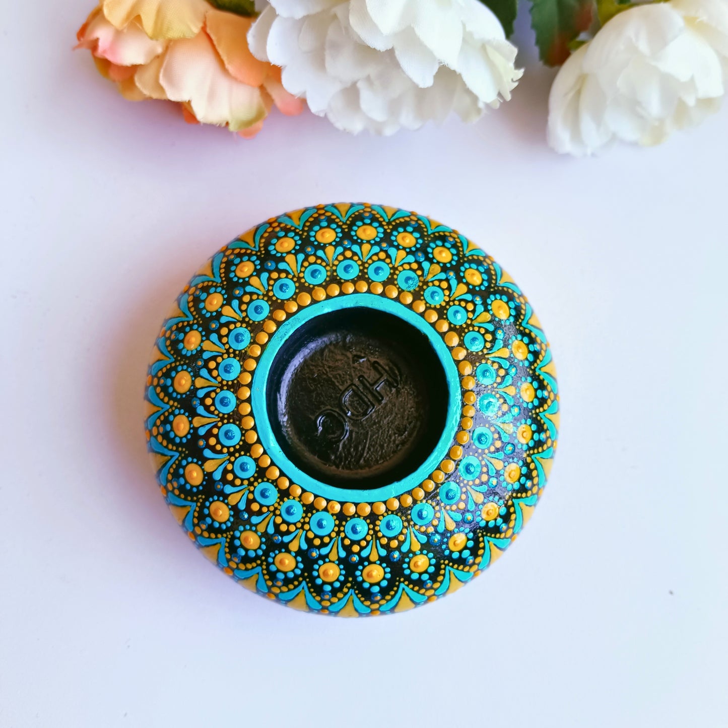 The Homely Habitat™ Handcrafted Concrete Tealight Candle Holder - Blue Yellow